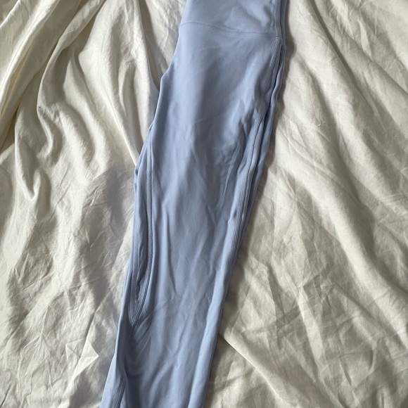 Like new lululemon wunder leggings - Picture 6 of 7